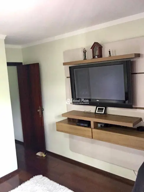 Sobrado com 3 quartos à venda, 125m2 em Vila Galvão, Guarulhos - SP - imagem 6 Foto 6 de Sobrado com 3 quartos à venda, 125m2 em Vila Galvão, Guarulhos - SP