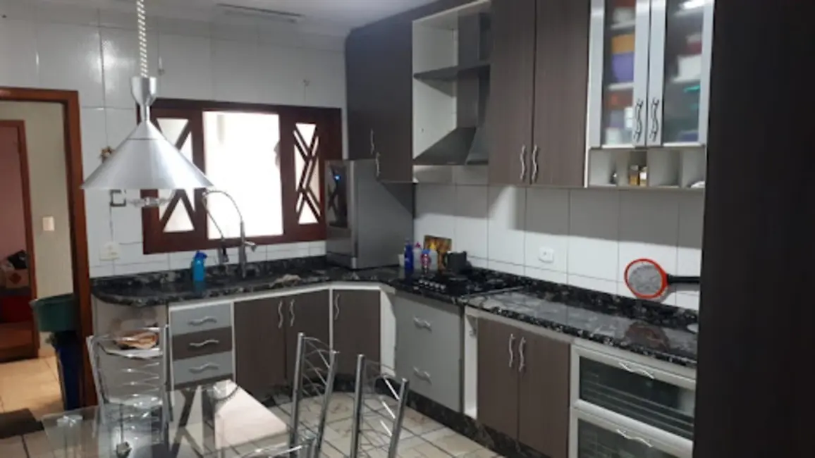Sobrado com 3 quartos à venda, 192m2 em Vila Rosália, Guarulhos - SP - imagem 5 Foto 5 de Sobrado com 3 quartos à venda, 192m2 em Vila Rosália, Guarulhos - SP