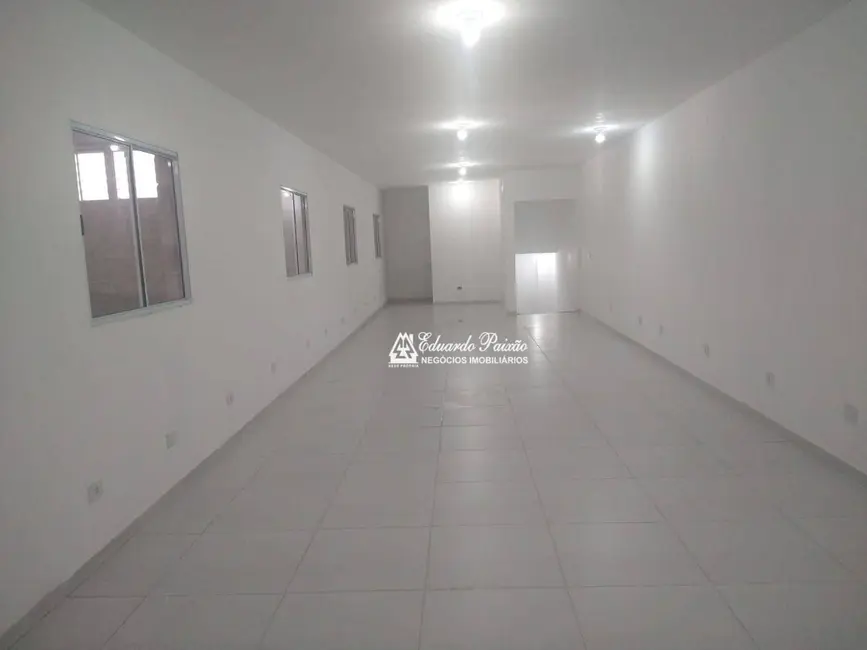 Armazém / Galpão para alugar, 700m2 em Jardim Presidente Dutra, Guarulhos - SP - imagem 9 Foto 9 de Armazém / Galpão para alugar, 700m2 em Jardim Presidente Dutra, Guarulhos - SP