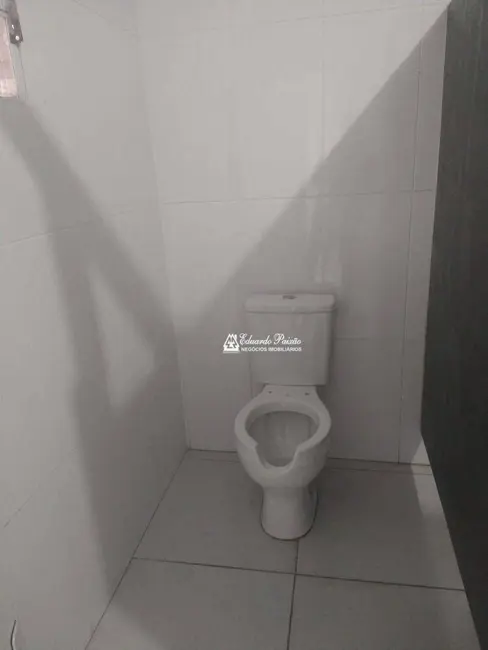 Armazém / Galpão para alugar, 700m2 em Jardim Presidente Dutra, Guarulhos - SP - imagem 8 Foto 8 de Armazém / Galpão para alugar, 700m2 em Jardim Presidente Dutra, Guarulhos - SP