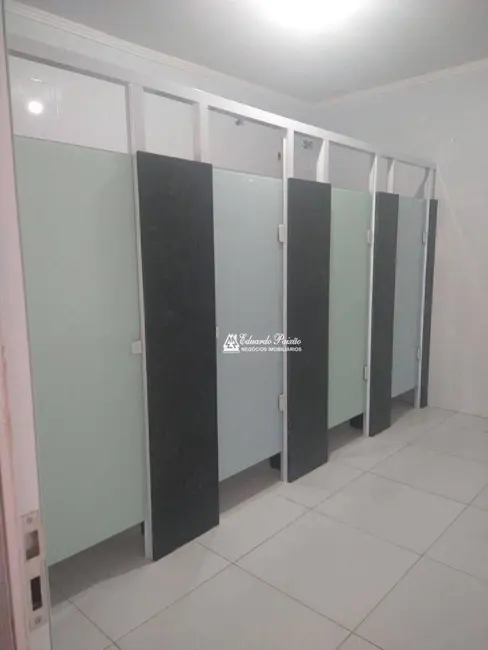 Armazém / Galpão para alugar, 700m2 em Jardim Presidente Dutra, Guarulhos - SP - imagem 3 Foto 3 de Armazém / Galpão para alugar, 700m2 em Jardim Presidente Dutra, Guarulhos - SP