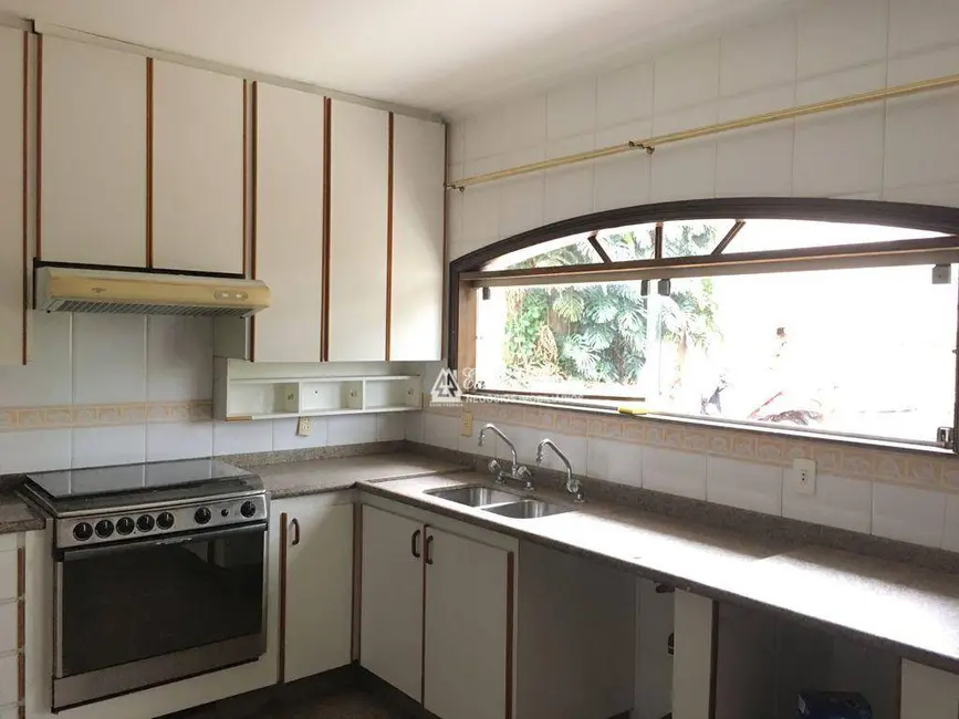 Foto 3 de Sobrado com 6 quartos à venda, 250m2 em Jardim Santa Mena, Guarulhos - SP