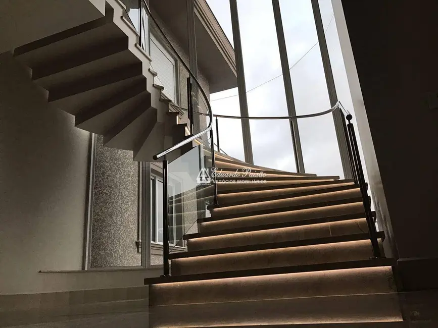 Sobrado com 5 quartos à venda, 1200m2 em Residencial Tamboré, Barueri - SP - imagem 4 Foto 4 de Sobrado com 5 quartos à venda, 1200m2 em Residencial Tamboré, Barueri - SP