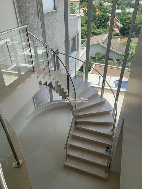 Sobrado com 5 quartos à venda, 1200m2 em Residencial Tamboré, Barueri - SP - imagem 8 Foto 8 de Sobrado com 5 quartos à venda, 1200m2 em Residencial Tamboré, Barueri - SP