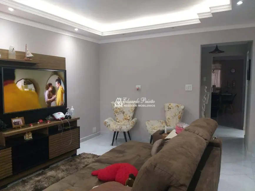 Foto 1 de Sobrado com 3 quartos à venda, 206m2 em Vila Galvão, Guarulhos - SP