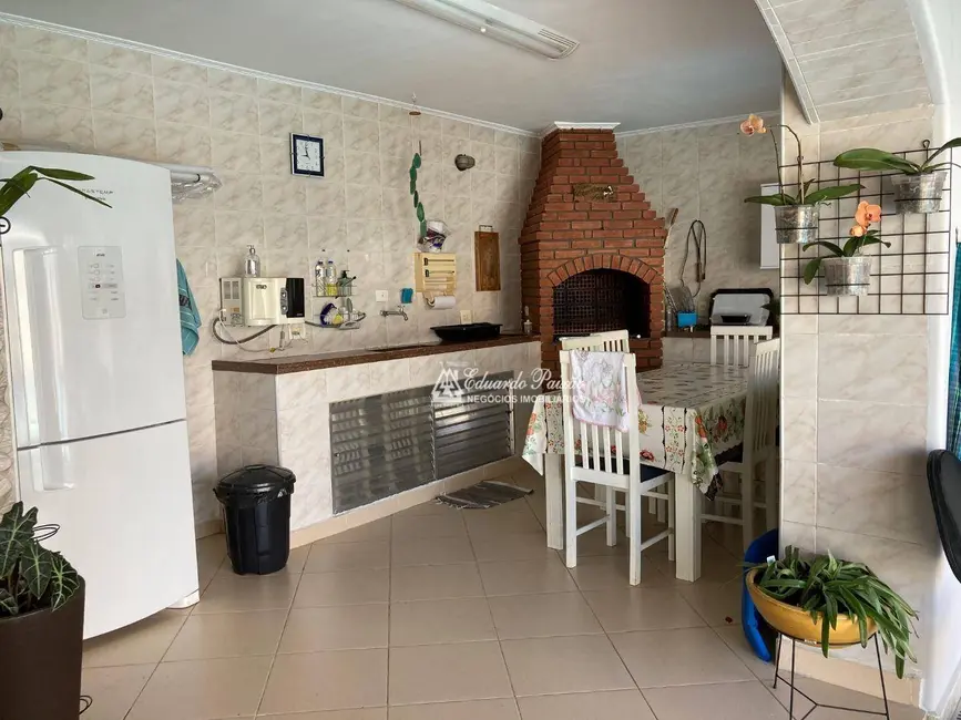 Casa com 3 quartos à venda, 500m2 em Vila Milton, Guarulhos - SP - imagem 6 Foto 6 de Casa com 3 quartos à venda, 500m2 em Vila Milton, Guarulhos - SP