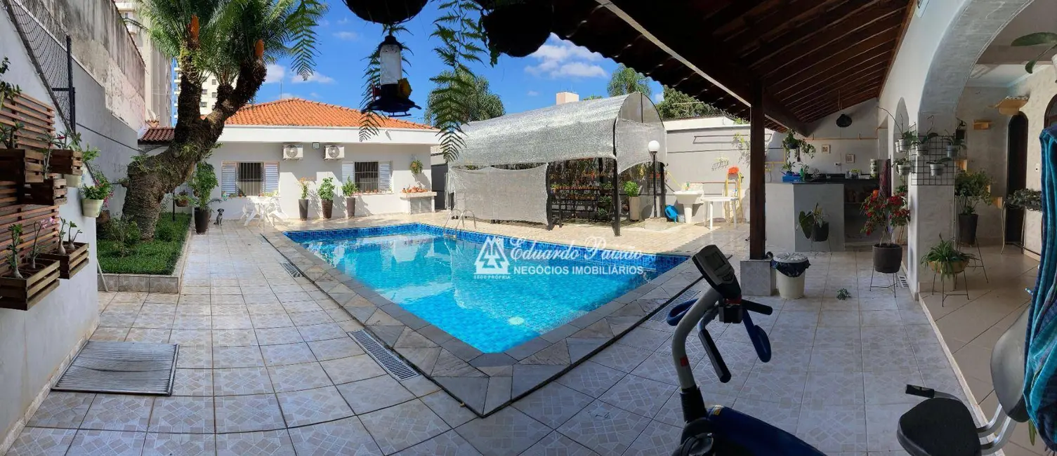 Casa com 3 quartos à venda, 500m2 em Vila Milton, Guarulhos - SP - imagem 3 Foto 3 de Casa com 3 quartos à venda, 500m2 em Vila Milton, Guarulhos - SP