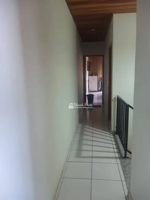 Sobrado com 3 quartos à venda, 210m2 em Jardim Rosa de Franca, Guarulhos - SP - imagem 6 Foto 6 de Sobrado com 3 quartos à venda, 210m2 em Jardim Rosa de Franca, Guarulhos - SP