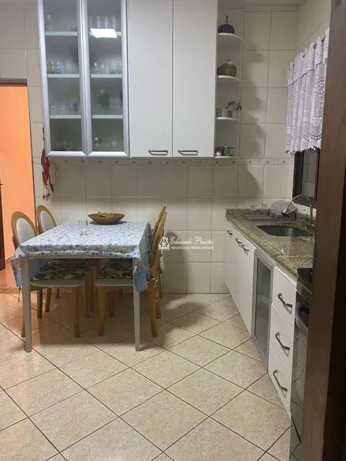 Sobrado com 3 quartos à venda, 150m2 em Jardim Bom Clima, Guarulhos - SP - imagem 7 Foto 7 de Sobrado com 3 quartos à venda, 150m2 em Jardim Bom Clima, Guarulhos - SP