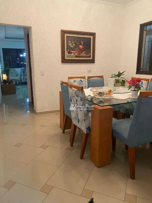 Sobrado com 3 quartos à venda, 150m2 em Jardim Bom Clima, Guarulhos - SP - imagem 4 Foto 4 de Sobrado com 3 quartos à venda, 150m2 em Jardim Bom Clima, Guarulhos - SP