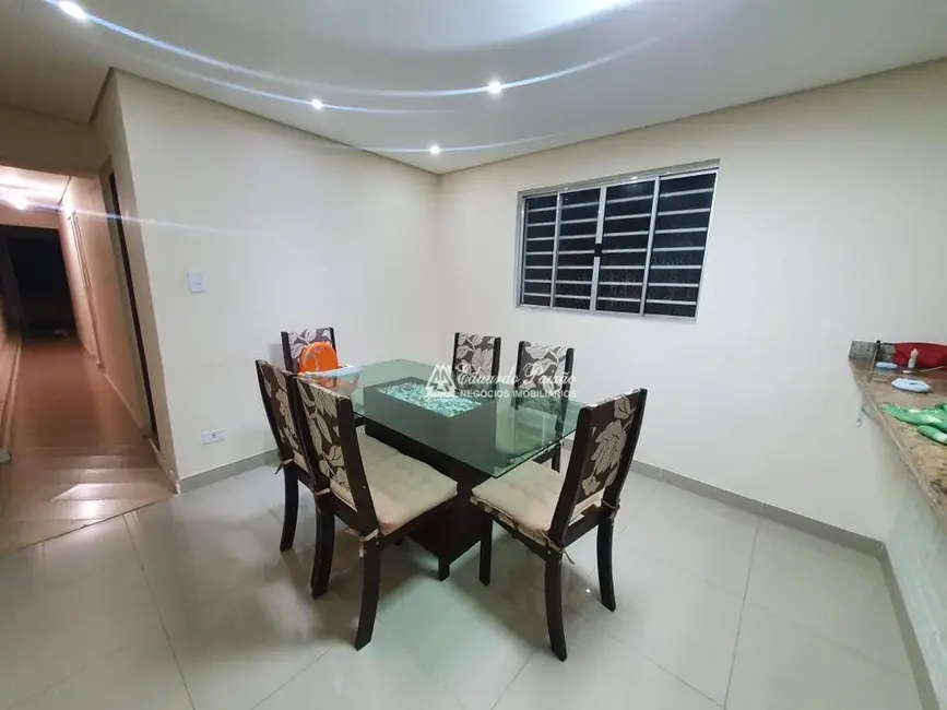 Sobrado com 6 quartos à venda, 140m2 em Vila Flórida, Guarulhos - SP - imagem 8 Foto 8 de Sobrado com 6 quartos à venda, 140m2 em Vila Flórida, Guarulhos - SP