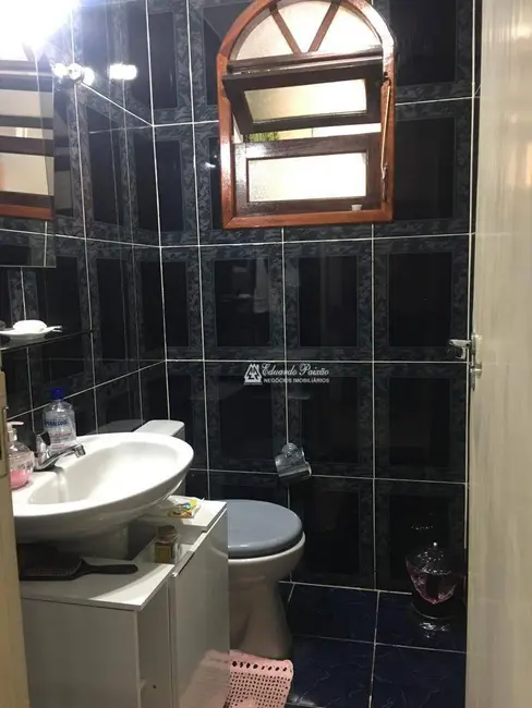 Sobrado com 2 quartos à venda, 100m2 em Jardim Santa Cecília, Guarulhos - SP - imagem 4 Foto 4 de Sobrado com 2 quartos à venda, 100m2 em Jardim Santa Cecília, Guarulhos - SP