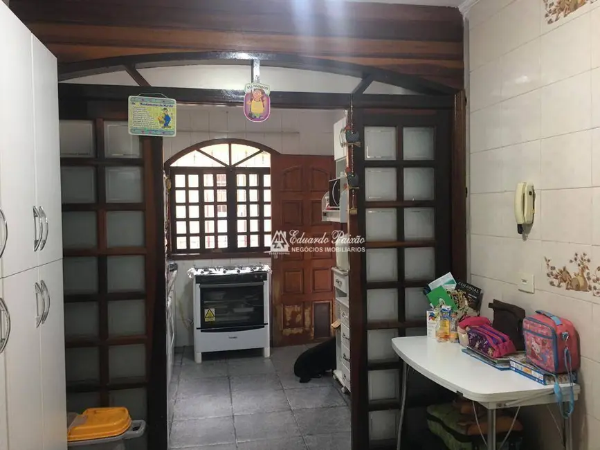 Sobrado com 2 quartos à venda, 100m2 em Jardim Santa Cecília, Guarulhos - SP - imagem 5 Foto 5 de Sobrado com 2 quartos à venda, 100m2 em Jardim Santa Cecília, Guarulhos - SP