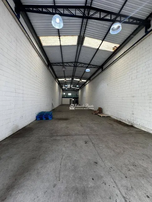 Armazém / Galpão para alugar, 370m2 em Jardim Flor do Campo, Guarulhos - SP - imagem 3 Foto 3 de Armazém / Galpão para alugar, 370m2 em Jardim Flor do Campo, Guarulhos - SP