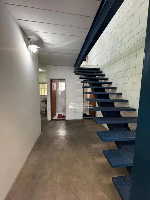 Armazém / Galpão para alugar, 370m2 em Jardim Flor do Campo, Guarulhos - SP - imagem 6 Foto 6 de Armazém / Galpão para alugar, 370m2 em Jardim Flor do Campo, Guarulhos - SP