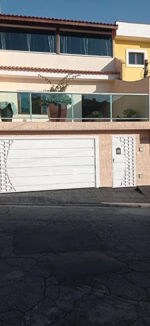 Sobrado com 3 quartos à venda, 160m2 em Parque Santo Antônio, Guarulhos - SP - imagem 2 Foto 2 de Sobrado com 3 quartos à venda, 160m2 em Parque Santo Antônio, Guarulhos - SP