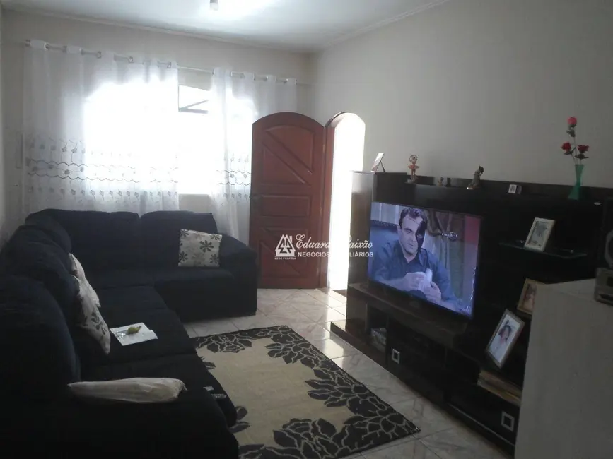 Sobrado com 3 quartos à venda, 125m2 em Jardim Valéria, Guarulhos - SP - imagem 8 Foto 8 de Sobrado com 3 quartos à venda, 125m2 em Jardim Valéria, Guarulhos - SP