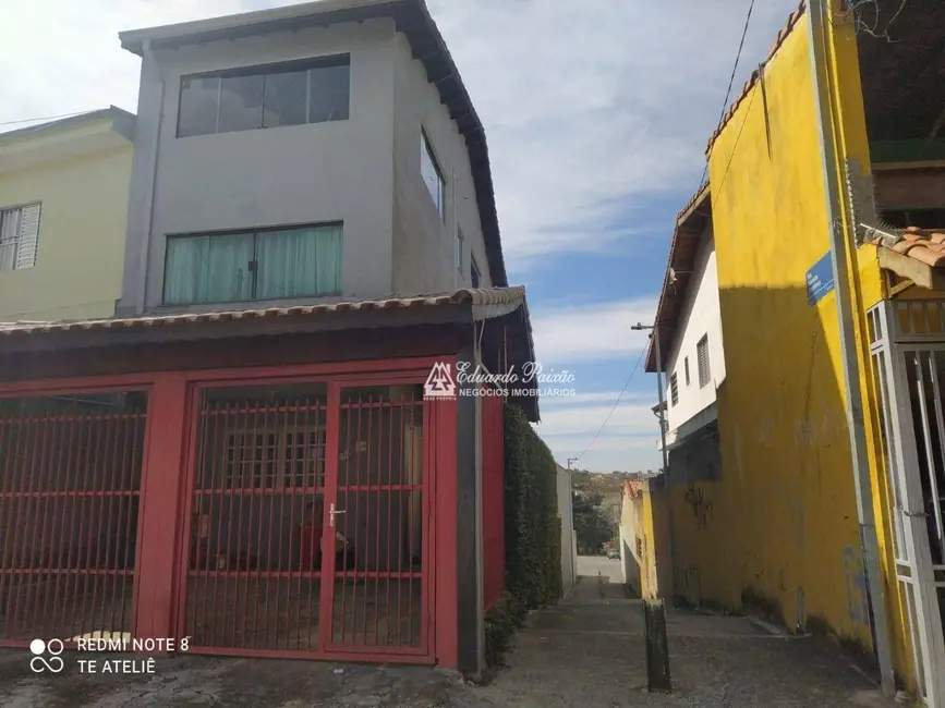 Sobrado com 3 quartos à venda, 128m2 em Jardim Rosa de Franca, Guarulhos - SP - imagem 2 Foto 2 de Sobrado com 3 quartos à venda, 128m2 em Jardim Rosa de Franca, Guarulhos - SP