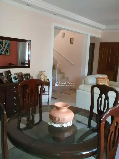 Foto 3 de Sobrado com 4 quartos à venda, 193m2 em Vila Galvão, Guarulhos - SP