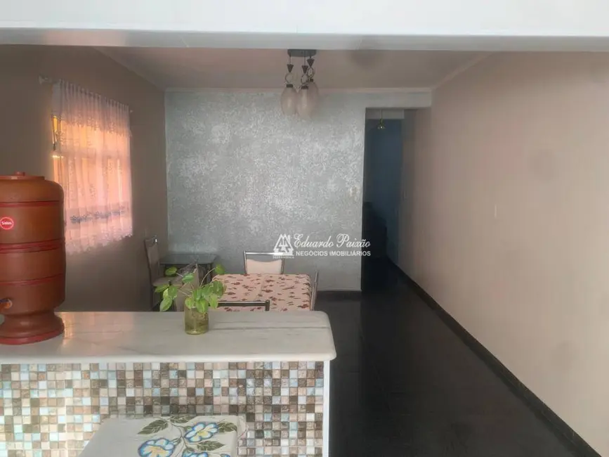 Sobrado com 3 quartos à venda, 125m2 em Jardim Gracinda, Guarulhos - SP - imagem 4 Foto 4 de Sobrado com 3 quartos à venda, 125m2 em Jardim Gracinda, Guarulhos - SP