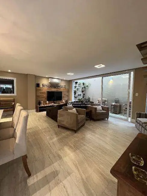 Sobrado com 4 quartos à venda, 300m2 em Vila Rosália, Guarulhos - SP - imagem 9 Foto 9 de Sobrado com 4 quartos à venda, 300m2 em Vila Rosália, Guarulhos - SP