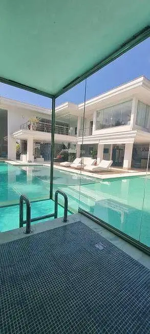 Sobrado com 7 quartos à venda, 1000m2 em Acapulco, Guaruja - SP - imagem 7 Foto 7 de Sobrado com 7 quartos à venda, 1000m2 em Acapulco, Guaruja - SP