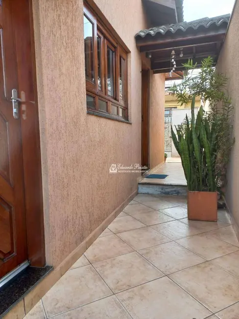 Foto 6 de Sobrado com 3 quartos à venda, 198m2 em Vila Fiuza, Guarulhos - SP