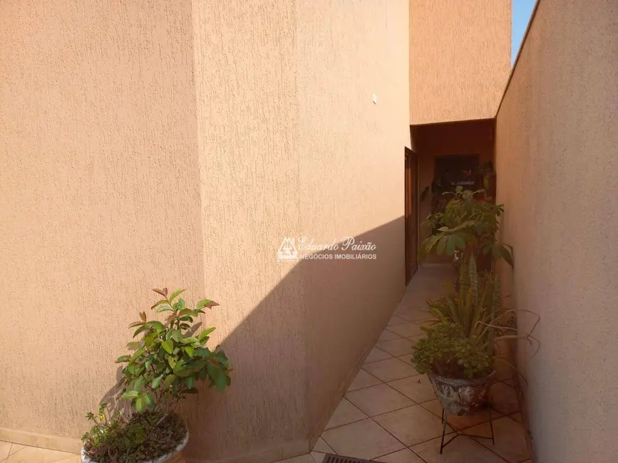 Sobrado com 3 quartos à venda, 198m2 em Vila Fiuza, Guarulhos - SP - imagem 3 Foto 3 de Sobrado com 3 quartos à venda, 198m2 em Vila Fiuza, Guarulhos - SP