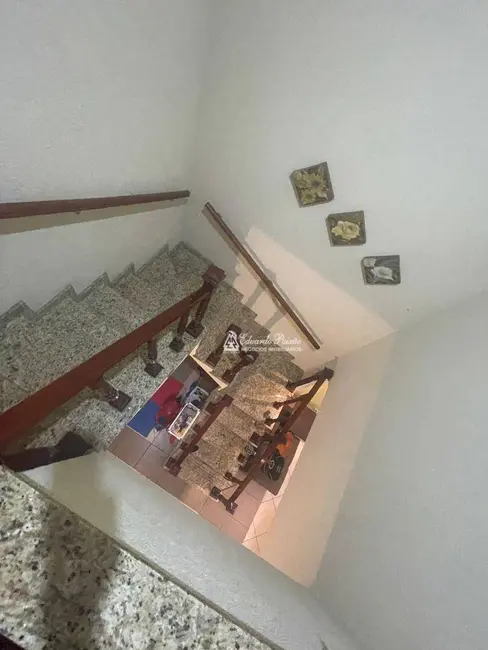 Foto 9 de Sobrado com 3 quartos à venda, 250m2 em Jardim Adriana, Guarulhos - SP
