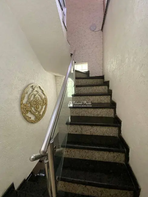 Sobrado com 4 quartos à venda, 250m2 em Jardim Aliança, Guarulhos - SP - imagem 9 Foto 9 de Sobrado com 4 quartos à venda, 250m2 em Jardim Aliança, Guarulhos - SP