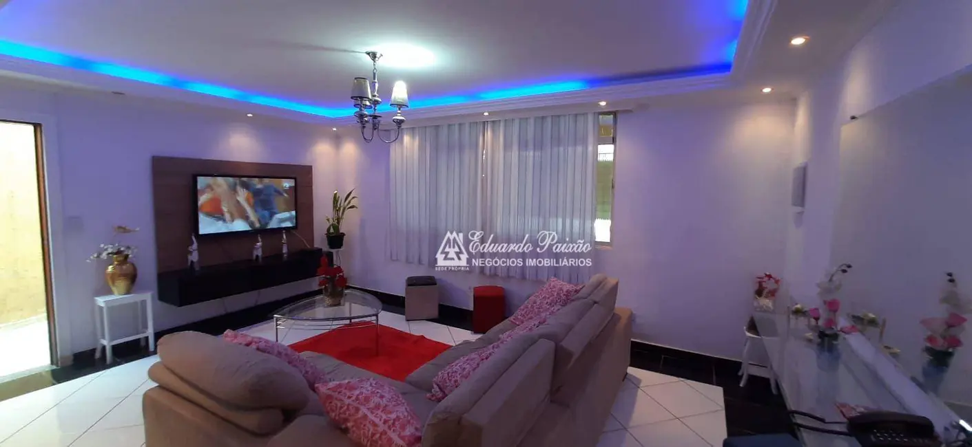 Foto 2 de Sobrado com 4 quartos à venda, 225m2 em Jardim Paraventi, Guarulhos - SP