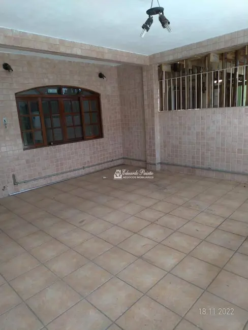 Sobrado com 3 quartos à venda, 125m2 em Jardim São Francisco, Guarulhos - SP - imagem 6 Foto 6 de Sobrado com 3 quartos à venda, 125m2 em Jardim São Francisco, Guarulhos - SP