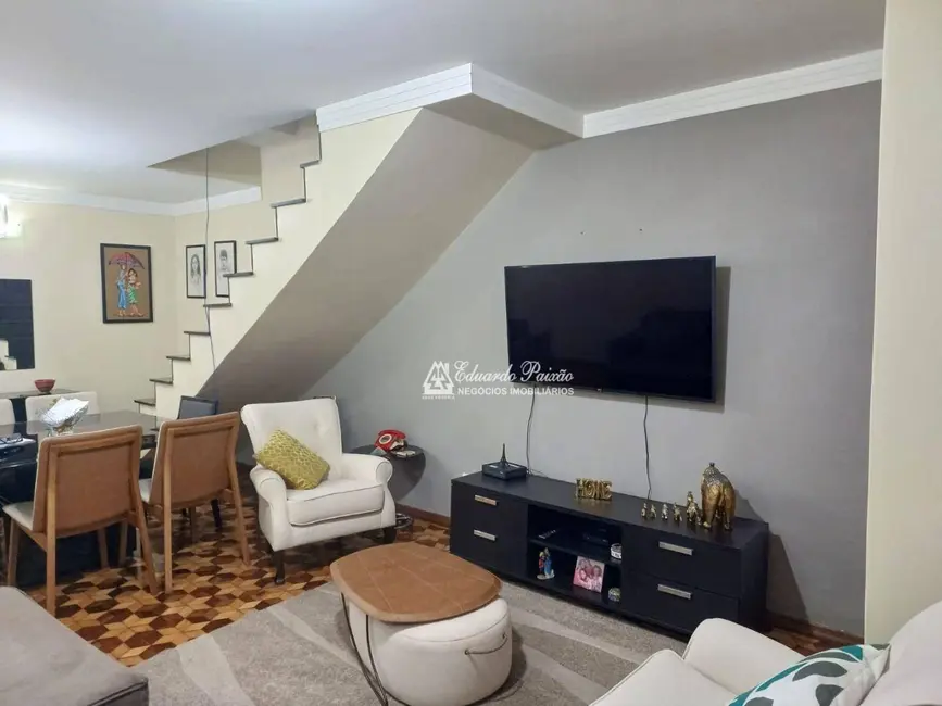 Sobrado com 3 quartos à venda, 132m2 em Gopoúva, Guarulhos - SP - imagem 2 Foto 2 de Sobrado com 3 quartos à venda, 132m2 em Gopoúva, Guarulhos - SP