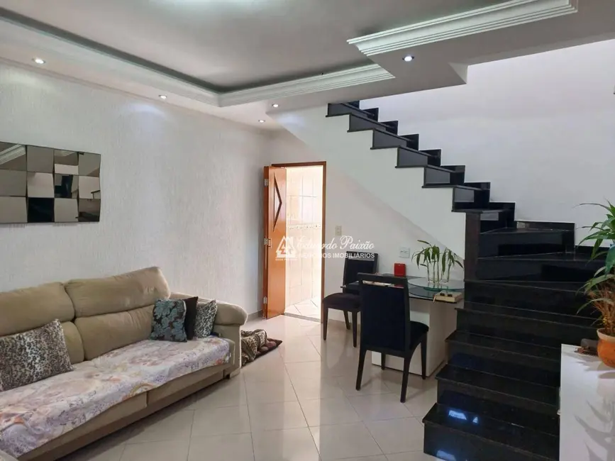 Sobrado com 2 quartos à venda, 145m2 em Vila Galvão, Guarulhos - SP - imagem 3 Foto 3 de Sobrado com 2 quartos à venda, 145m2 em Vila Galvão, Guarulhos - SP