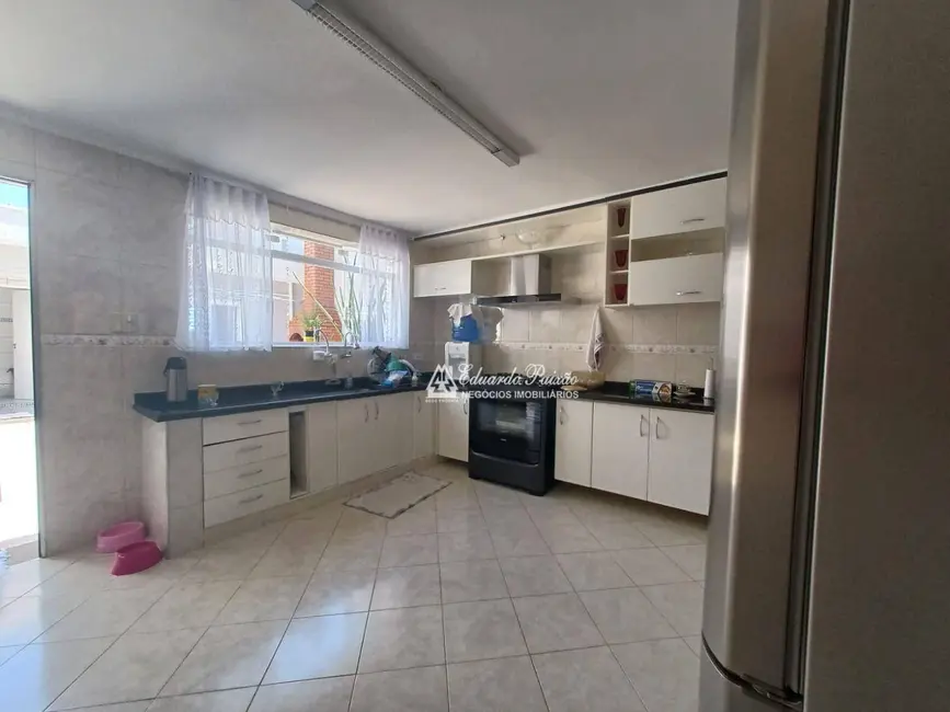 Sobrado com 2 quartos à venda, 145m2 em Vila Galvão, Guarulhos - SP - imagem 8 Foto 8 de Sobrado com 2 quartos à venda, 145m2 em Vila Galvão, Guarulhos - SP