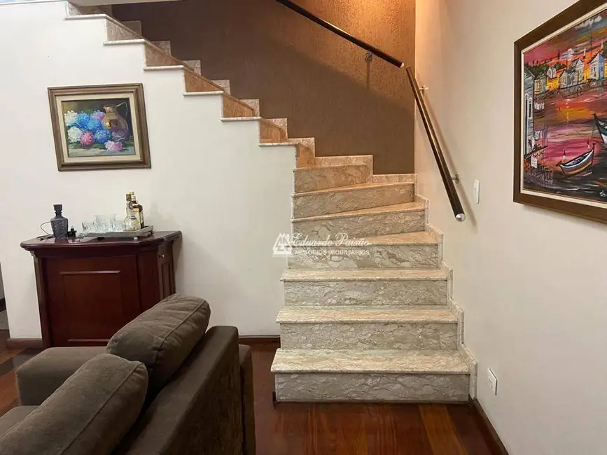 Foto 4 de Sobrado com 3 quartos à venda, 282m2 em Jardim Bom Clima, Guarulhos - SP