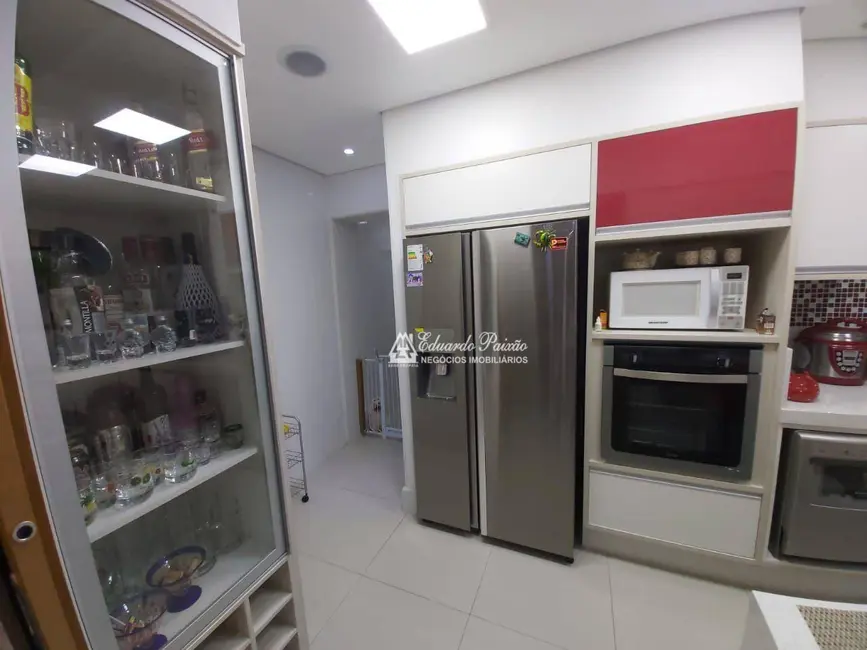Apartamento com 3 quartos à venda, 222m2 em Jardim Flor da Montanha, Guarulhos - SP - imagem 8 Foto 8 de Apartamento com 3 quartos à venda, 222m2 em Jardim Flor da Montanha, Guarulhos - SP