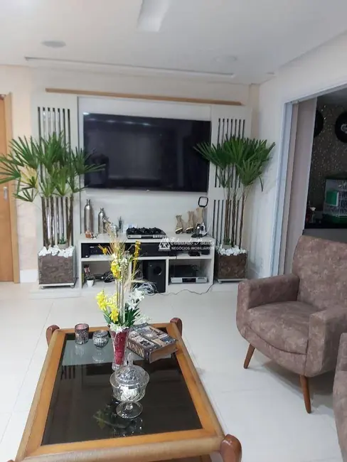 Apartamento com 3 quartos à venda, 222m2 em Jardim Flor da Montanha, Guarulhos - SP - imagem 4 Foto 4 de Apartamento com 3 quartos à venda, 222m2 em Jardim Flor da Montanha, Guarulhos - SP