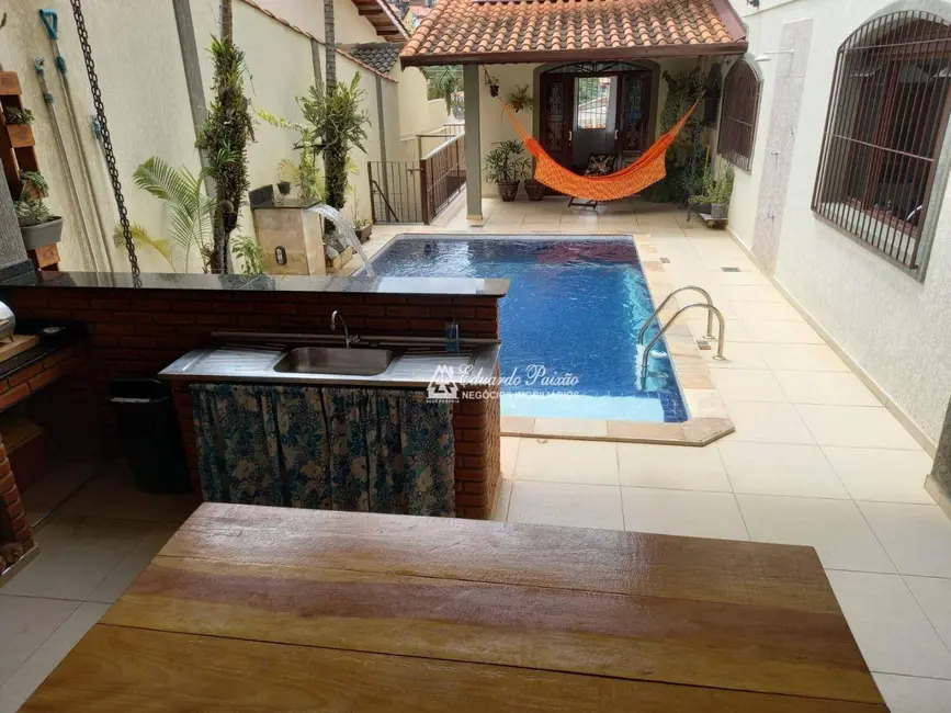 Foto 2 de Sobrado com 4 quartos à venda, 250m2 em Parque Continental II, Guarulhos - SP
