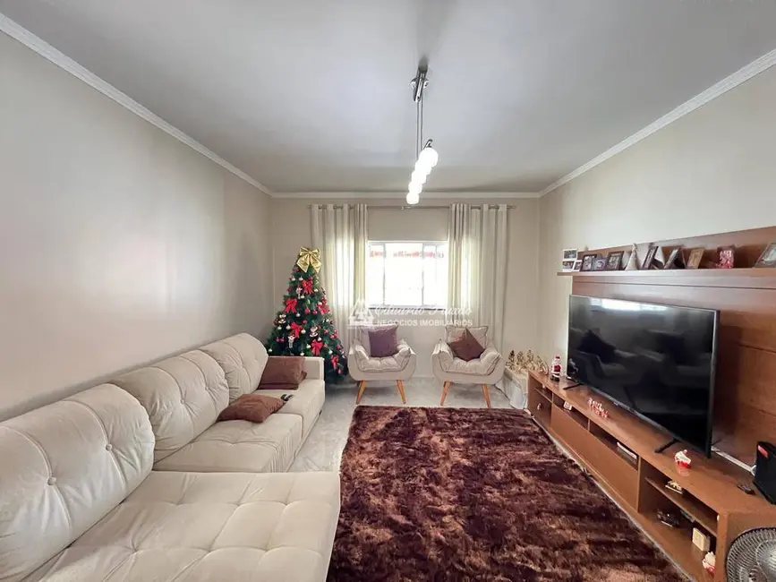 Casa com 3 quartos à venda, 125m2 em Vila Milton, Guarulhos - SP - imagem 3 Foto 3 de Casa com 3 quartos à venda, 125m2 em Vila Milton, Guarulhos - SP