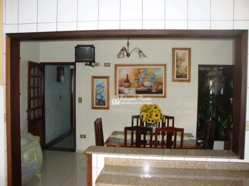 Sobrado com 3 quartos à venda, 235m2 em Vila Rosália, Guarulhos - SP - imagem 3 Foto 3 de Sobrado com 3 quartos à venda, 235m2 em Vila Rosália, Guarulhos - SP