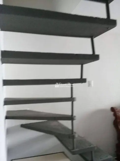 Sobrado com 2 quartos à venda, 125m2 em Jardim IV Centenário, Guarulhos - SP - imagem 4 Foto 4 de Sobrado com 2 quartos à venda, 125m2 em Jardim IV Centenário, Guarulhos - SP