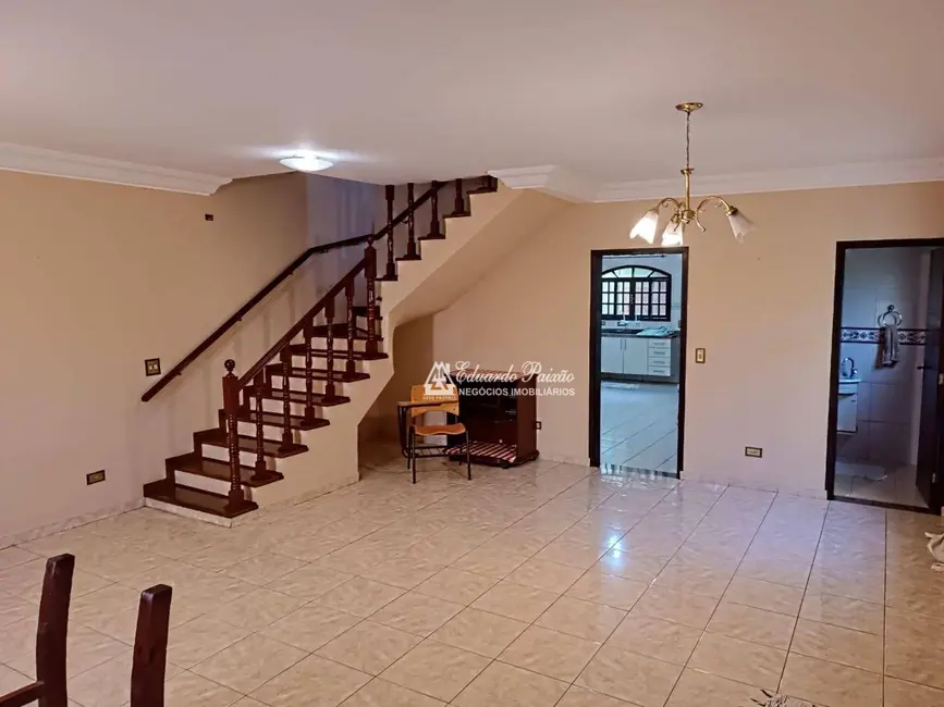 Foto 6 de Sobrado com 3 quartos à venda, 184m2 em Vila Galvão, Guarulhos - SP