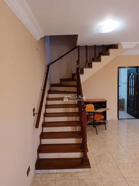 Foto 8 de Sobrado com 3 quartos à venda, 184m2 em Vila Galvão, Guarulhos - SP