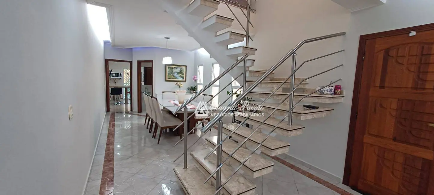 Foto 8 de Sobrado com 3 quartos à venda, 200m2 em Vila Milton, Guarulhos - SP