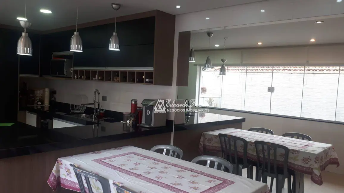 Foto 9 de Casa com 3 quartos à venda, 200m2 em Vila Milton, Guarulhos - SP