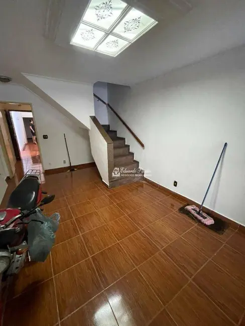 Foto 1 de Casa com 4 quartos para alugar, 120m2 em Jardim Santa Mena, Guarulhos - SP