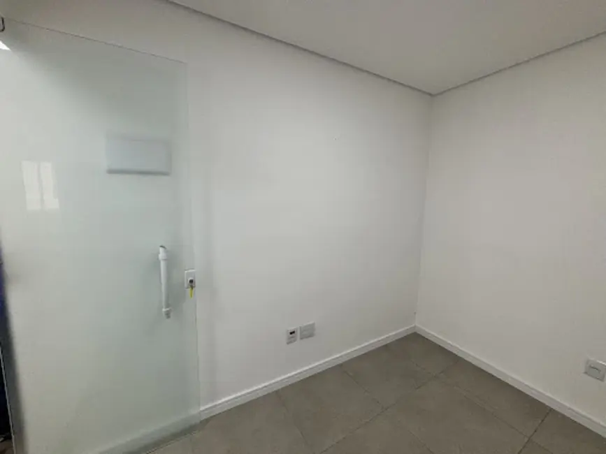 Sala Comercial para alugar em Vila Rosália, Guarulhos - SP - imagem 3 Foto 3 de Sala Comercial para alugar em Vila Rosália, Guarulhos - SP