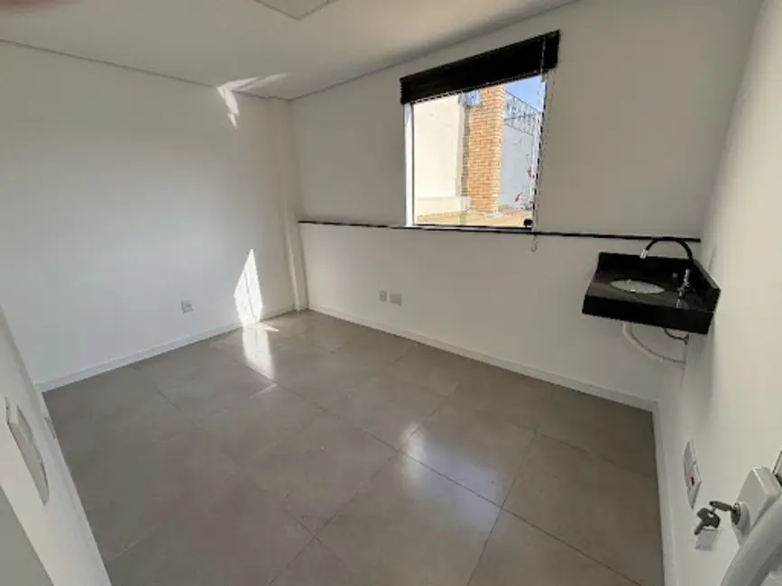 Sala Comercial para alugar, 10m2 em Vila Rosália, Guarulhos - SP - imagem 3 Foto 3 de Sala Comercial para alugar, 10m2 em Vila Rosália, Guarulhos - SP