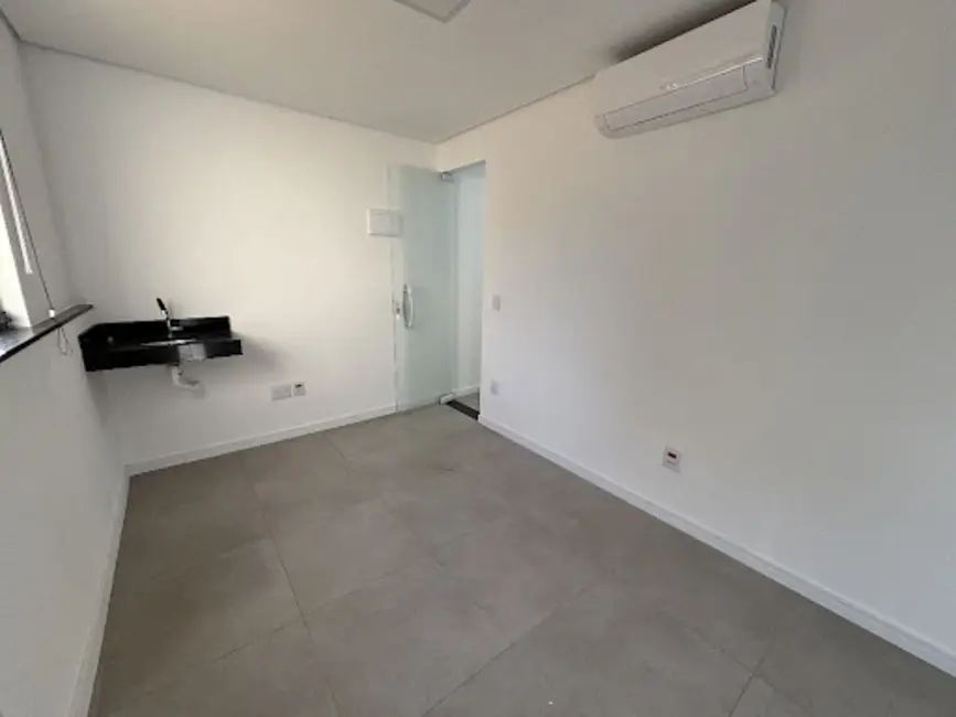 Foto 2 de Sala Comercial para alugar, 10m2 em Vila Rosália, Guarulhos - SP